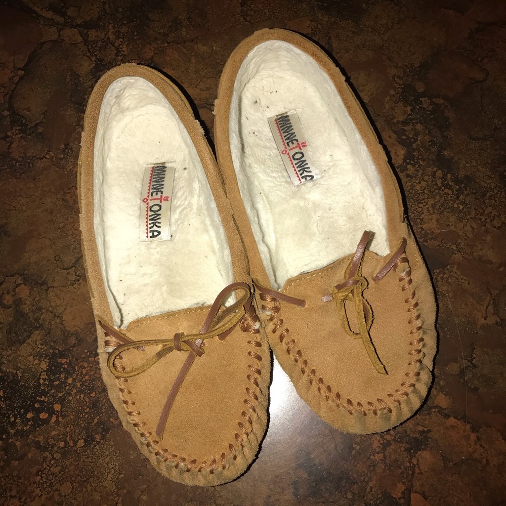 Minnetonka suede leather moccasins. Size 6.